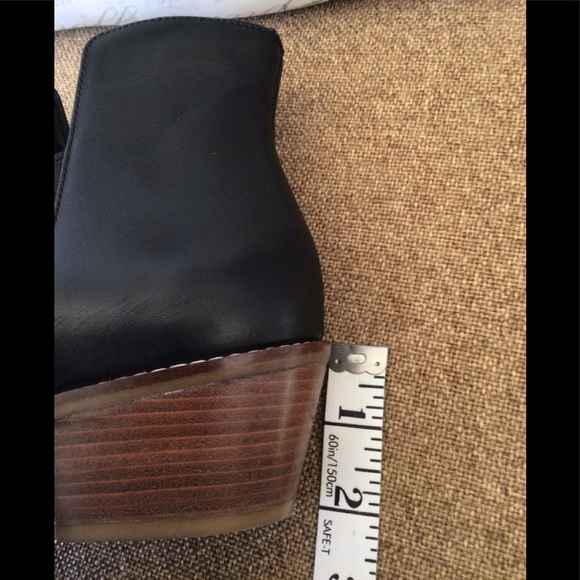 Cole Haan genuine leather boots Size 8.5 - Picture 4 of 6